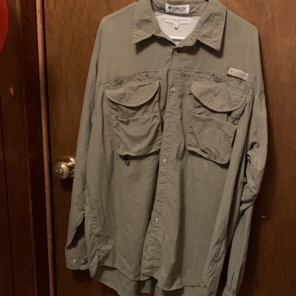 Columbia Men's Olive Casual Button Down Shirt - Picture 1 of 7